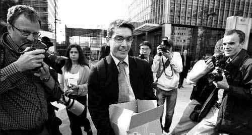 雷曼兄弟在线观看,金融风暴中的在线见证  第1张